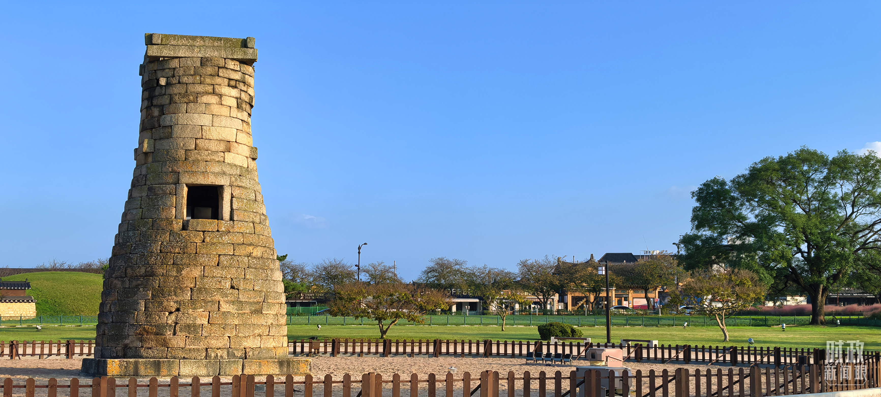 △庆州地标性古迹瞻星台。（总台央视记者陈汉章拍摄）