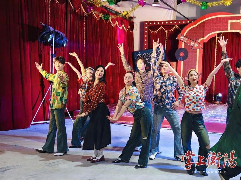 ▲《我在建湘过大年》,唤醒时代记忆。